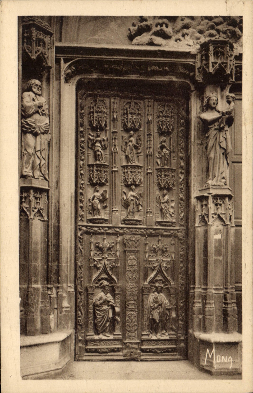 CPA Aix en Provence Portail de la Cathedrale Saint Sauveur Les petit tableaux de Provence 