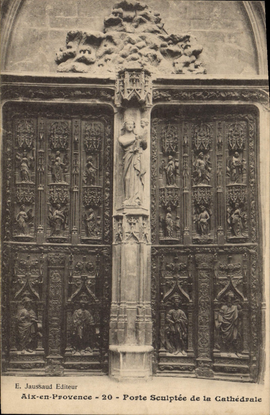 CPA Aix en Provence Porte Sculptee de la cathedrale 