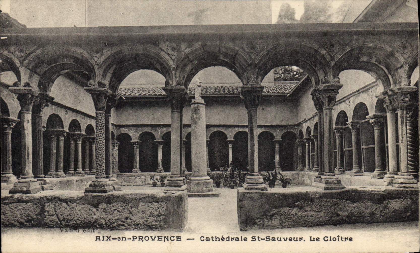 CPA Aix en Provence Cathedrale St Sauveur le Cloitre