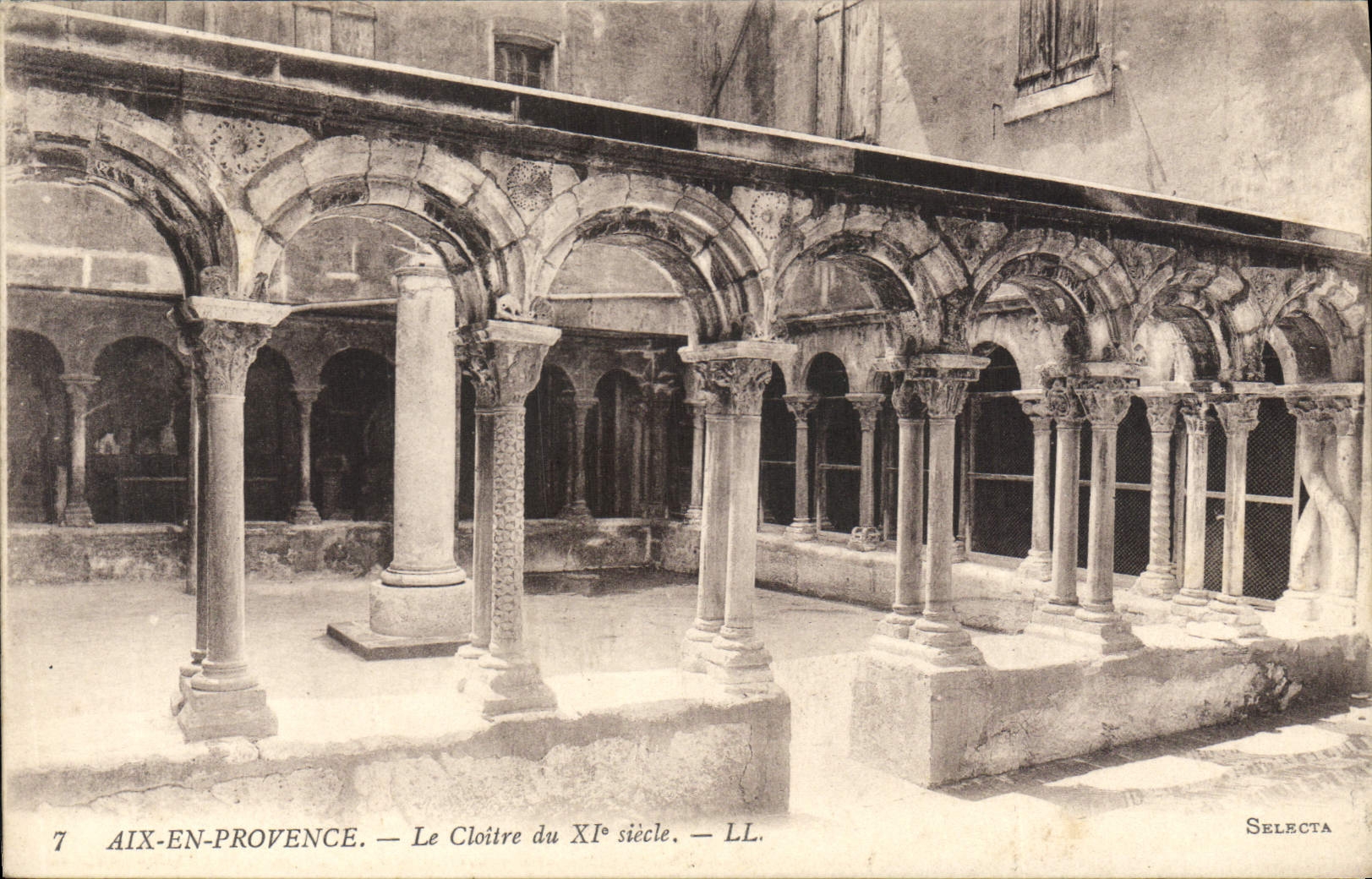 CPA Aix en Provence le Cloitre XI siecle