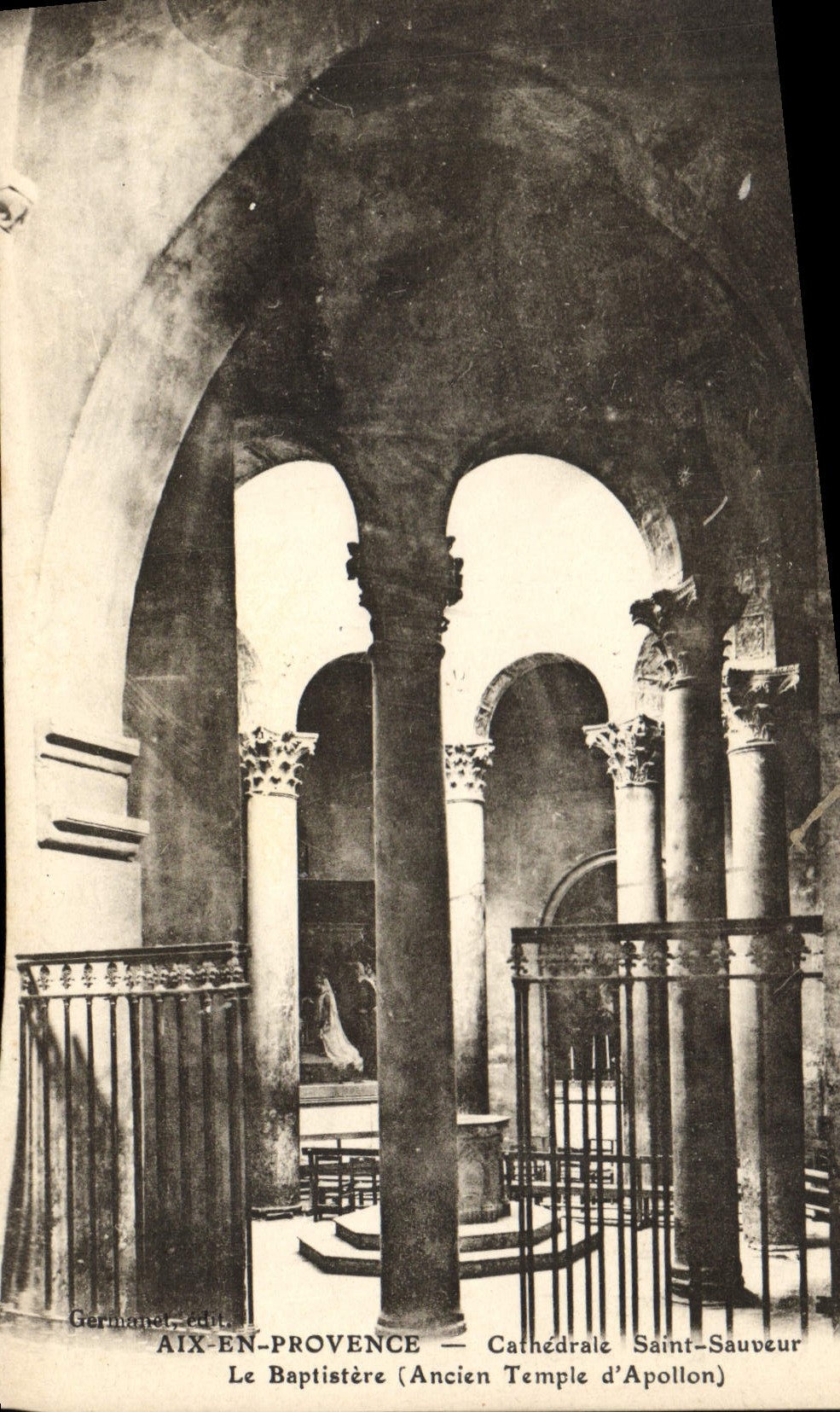 CPA Aix en Provence cathedrale Saint Sauveur le Baptistere Ancien Temple d'Apollon