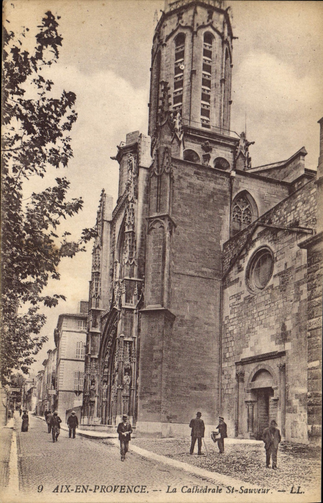 CPA Aix en Provence la cathedrale St Sauveur