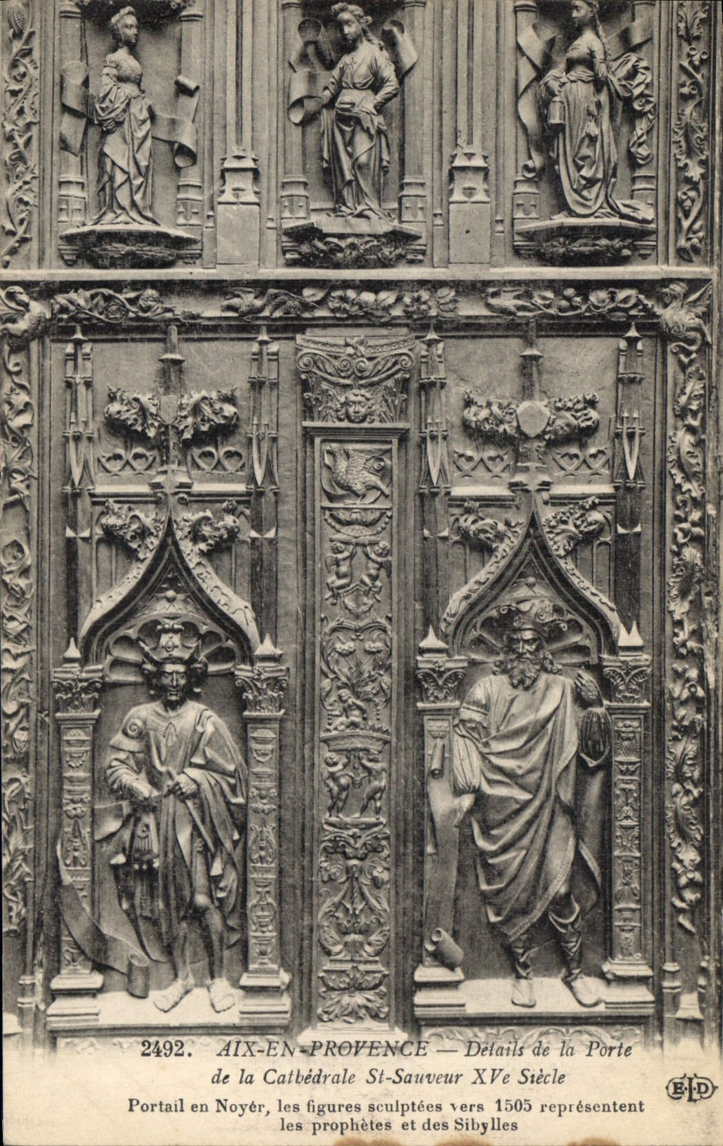 CPA Aix en Provence details de la porte de la Cathedrale St Sauveur XV siecle portail en Noyer les F