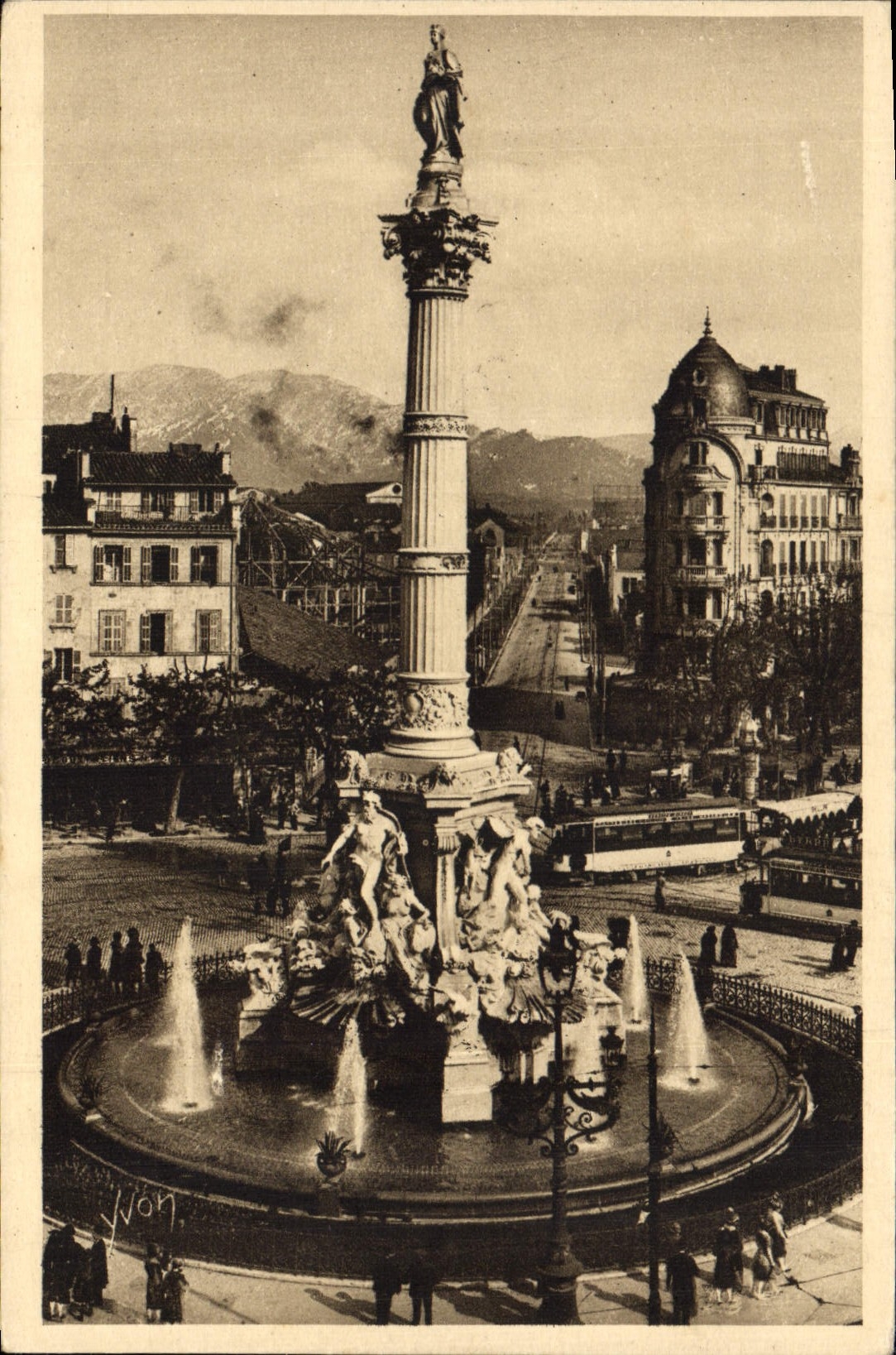 CPA Marseille place Castellane et la Fontaine cantini 