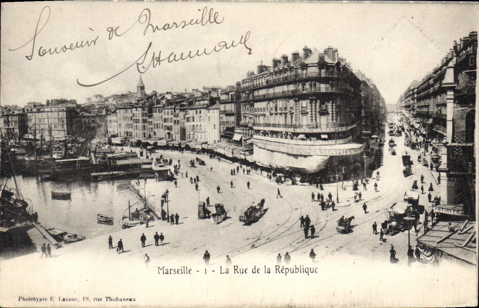CPA Marseille la rue de la Republique Tramway Bateaux