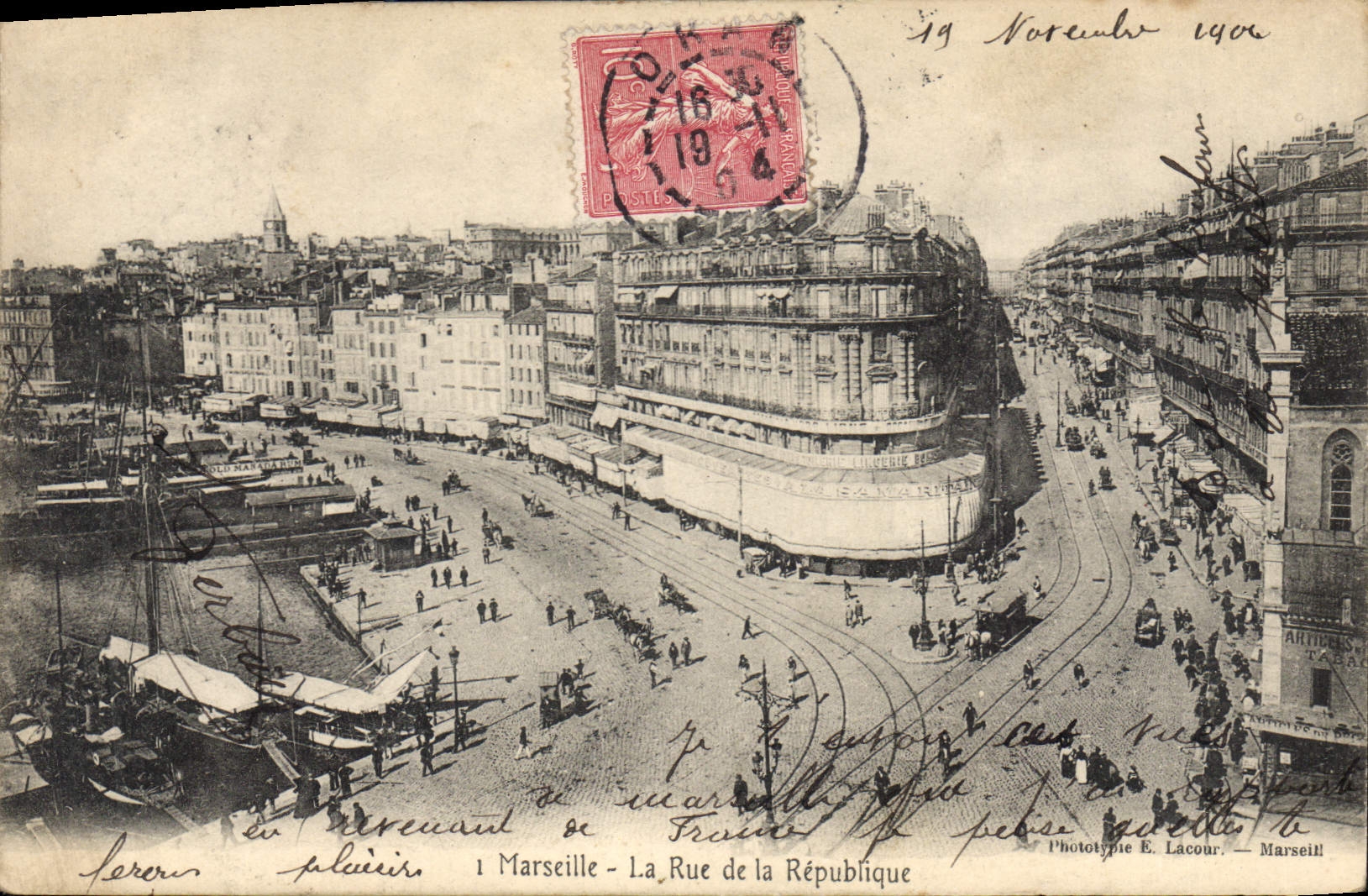 CPA Marseille la Rue de la Republique Bateaux Tramway