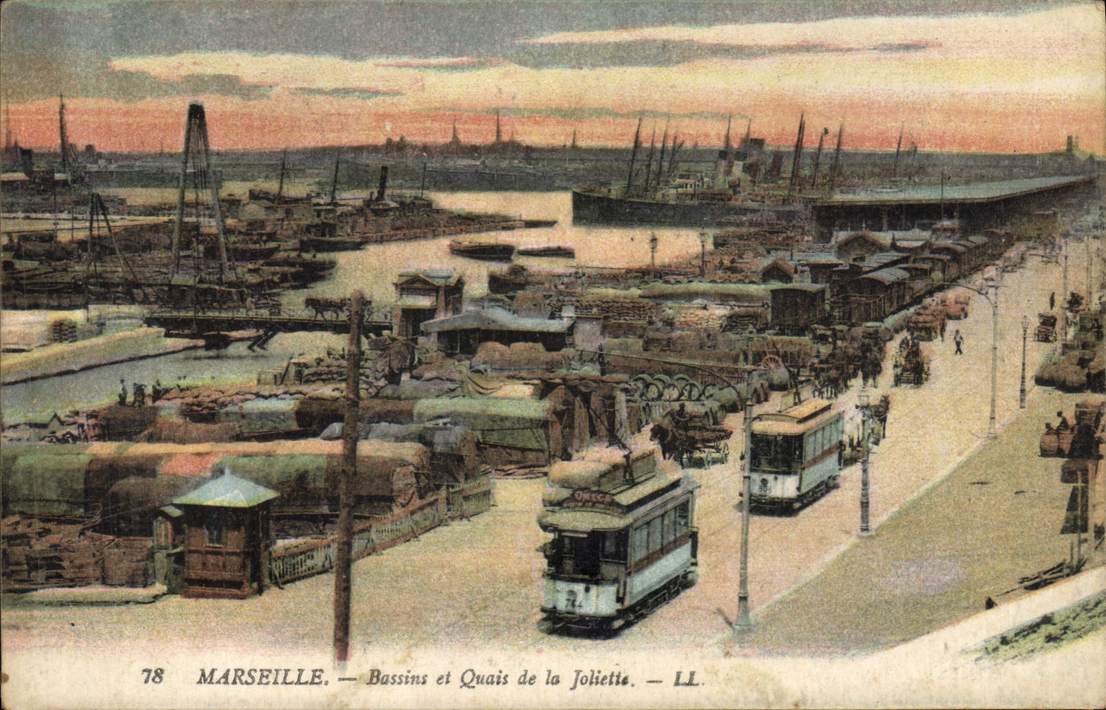 CPA Marseille Bassins et Quais de la Joliette Tramways Bateaux