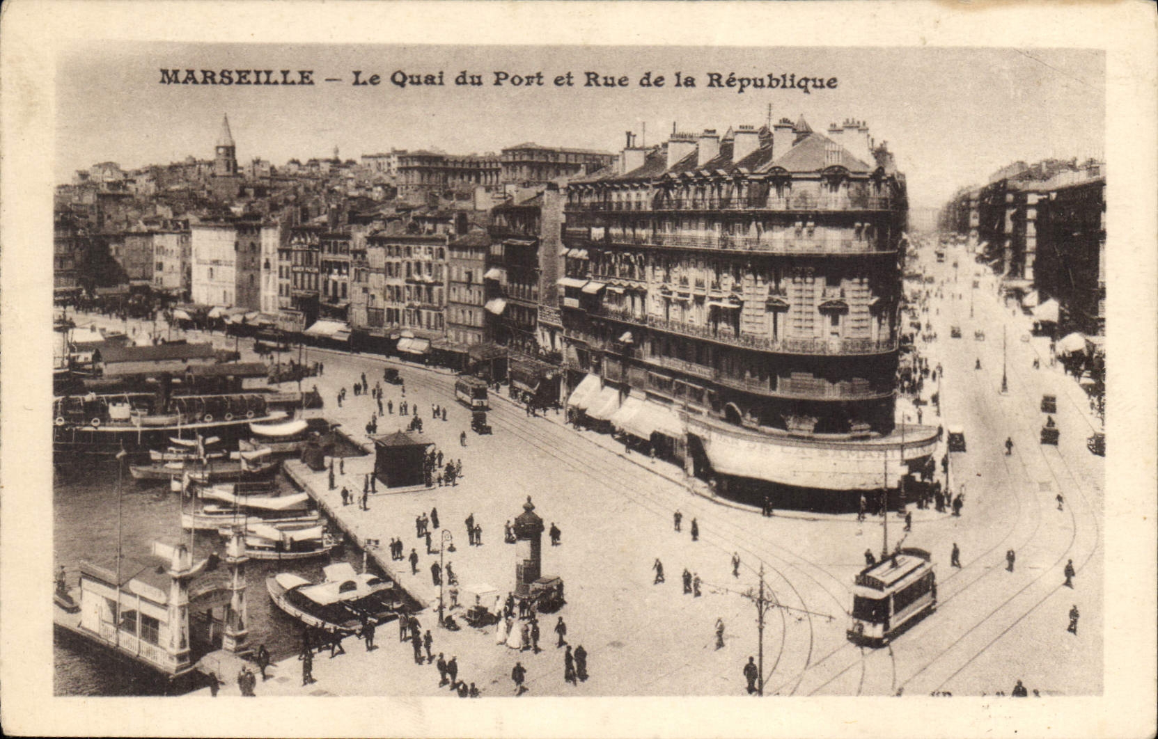 CPA Marseille Le Quai du Port et Rue de la Republique Bateaux Tramway