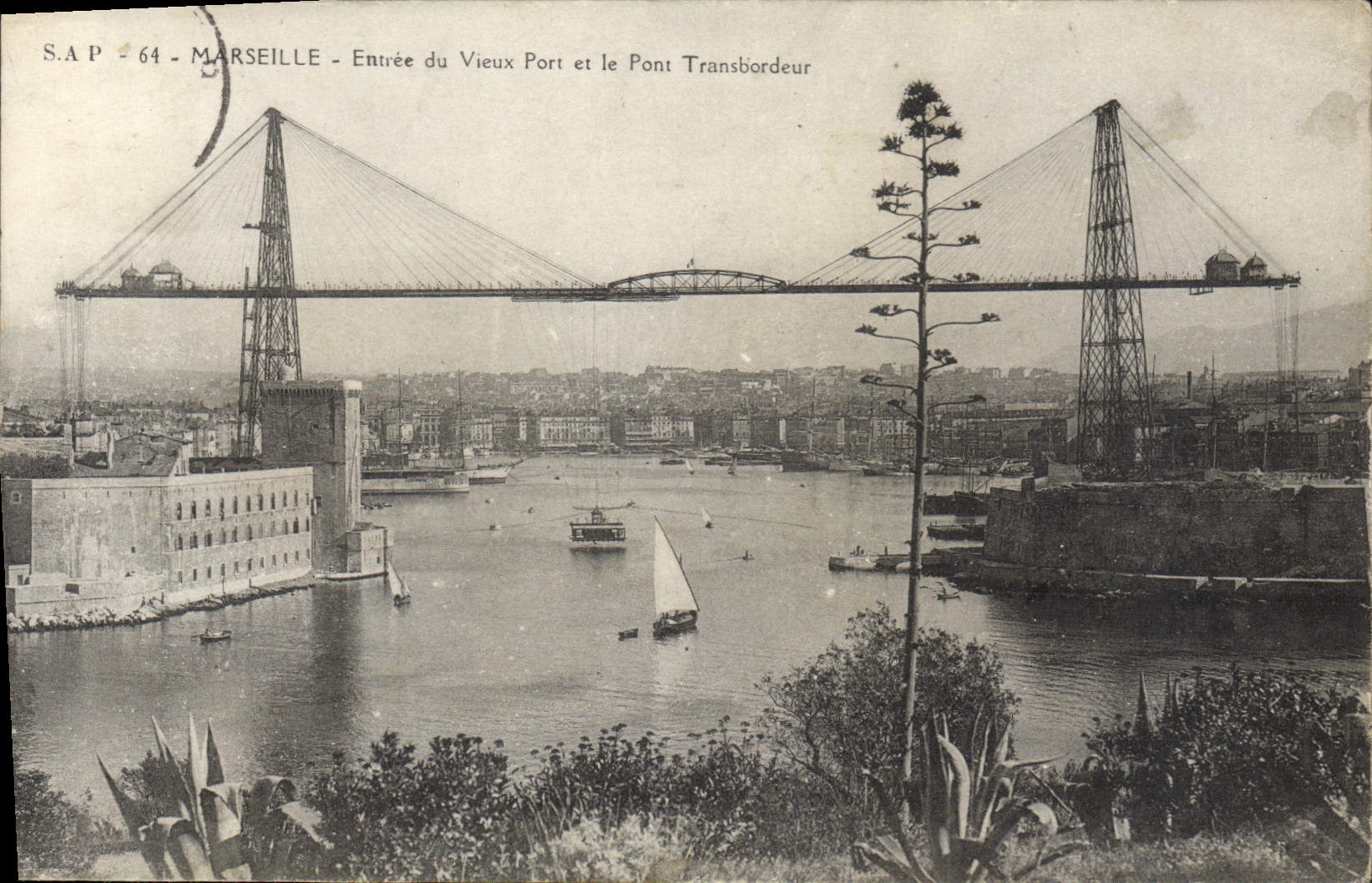 CPA Maresille Entree du Vieux Port et le Pont Transbordeur