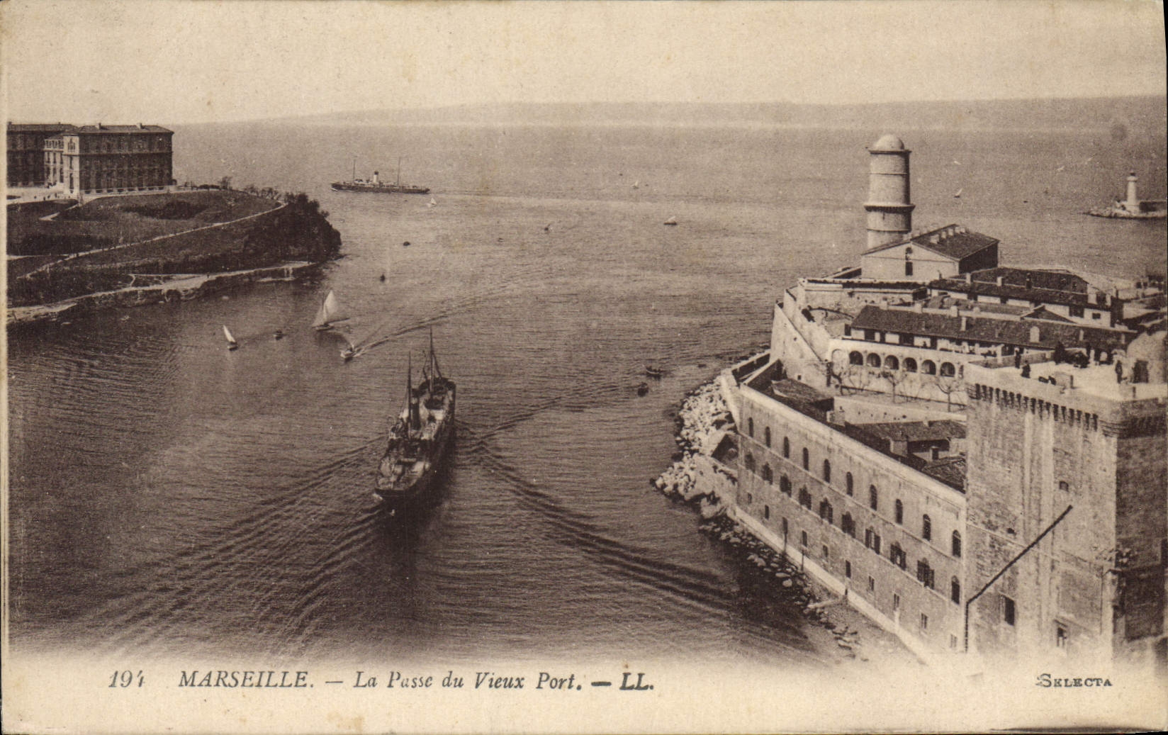 CPA Marseille La Passe du Vieux Port Bateau