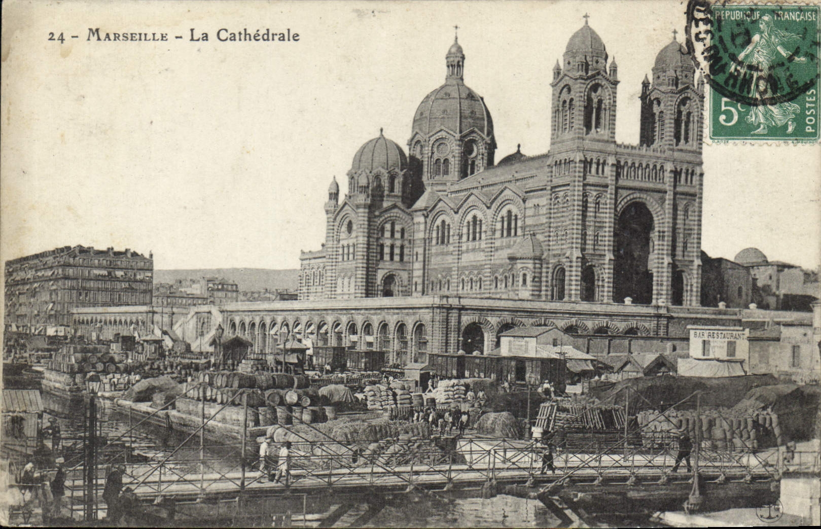 CPA Marseille La Cathedrale 
