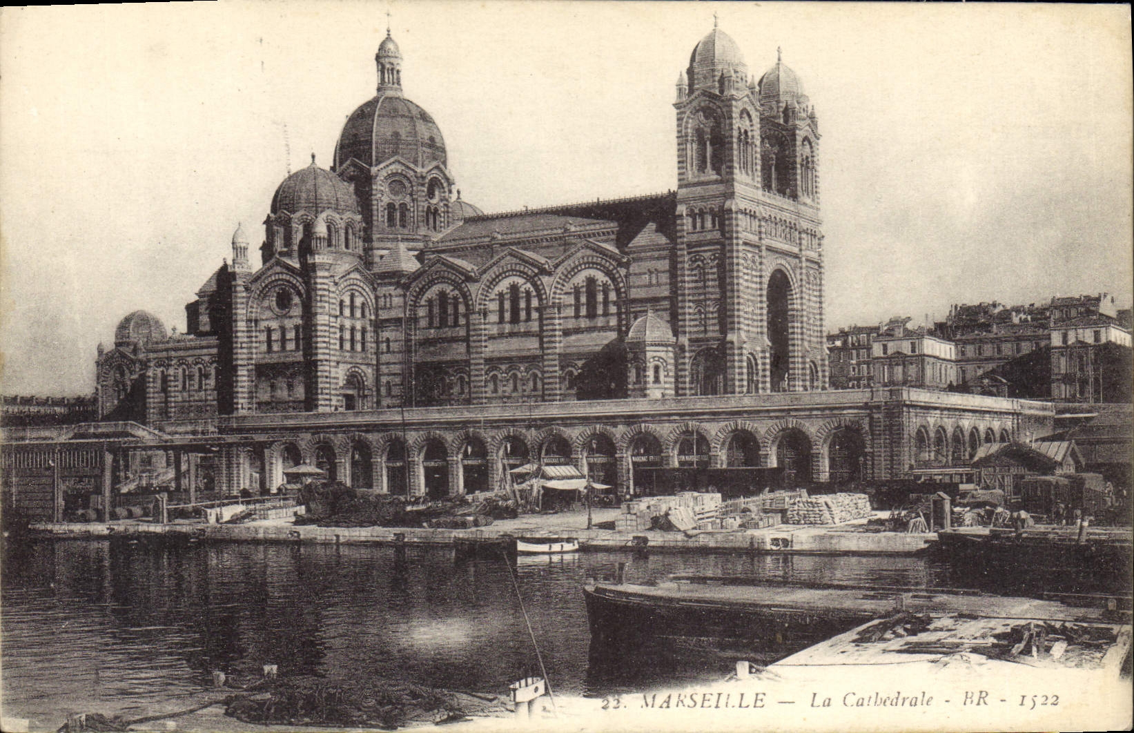CPA Marseille La Cathedrale 