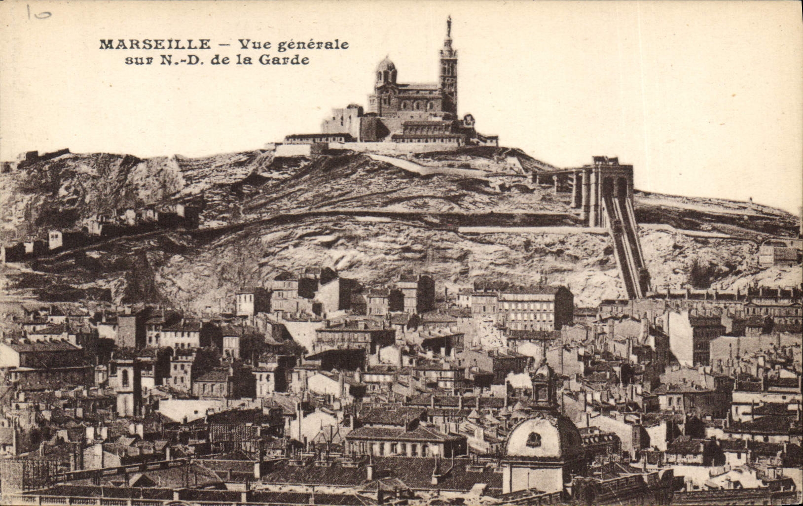 CPA Marseille Vue generale sur Norte Dame de la Garde 