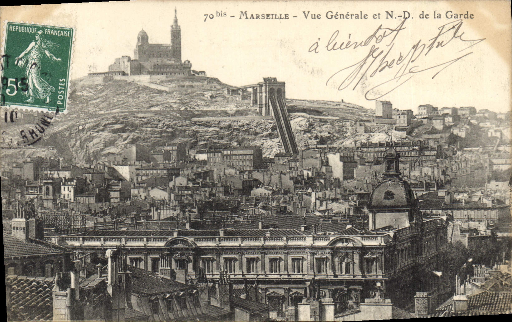 CPA Marseille Vue generale sur Norte Dame de la Garde 
