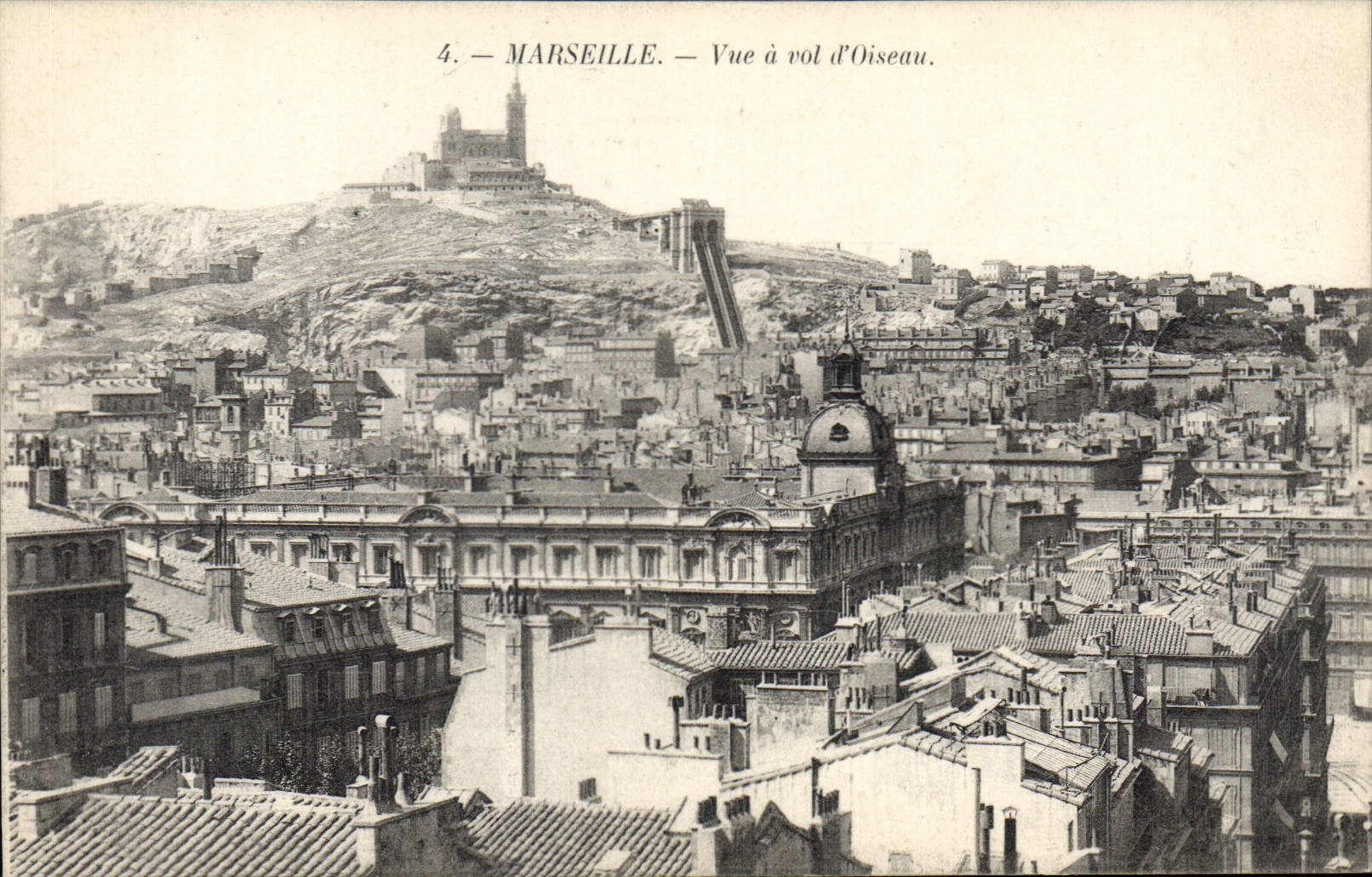 CPA Marseille vue a vol d'Oiseau 