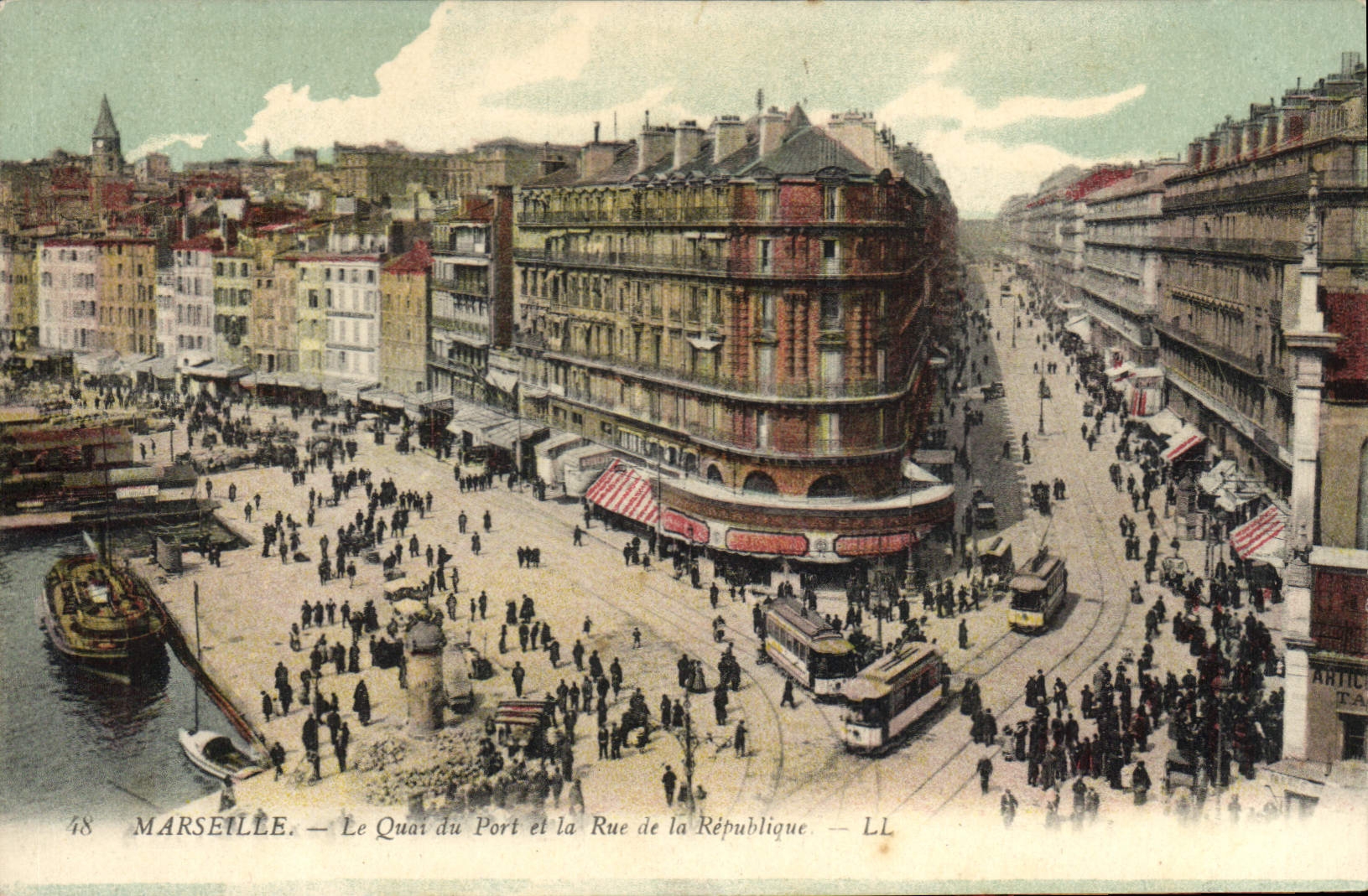 CPA Marseille le Quai du Port et la Rue de la Republique Tramway