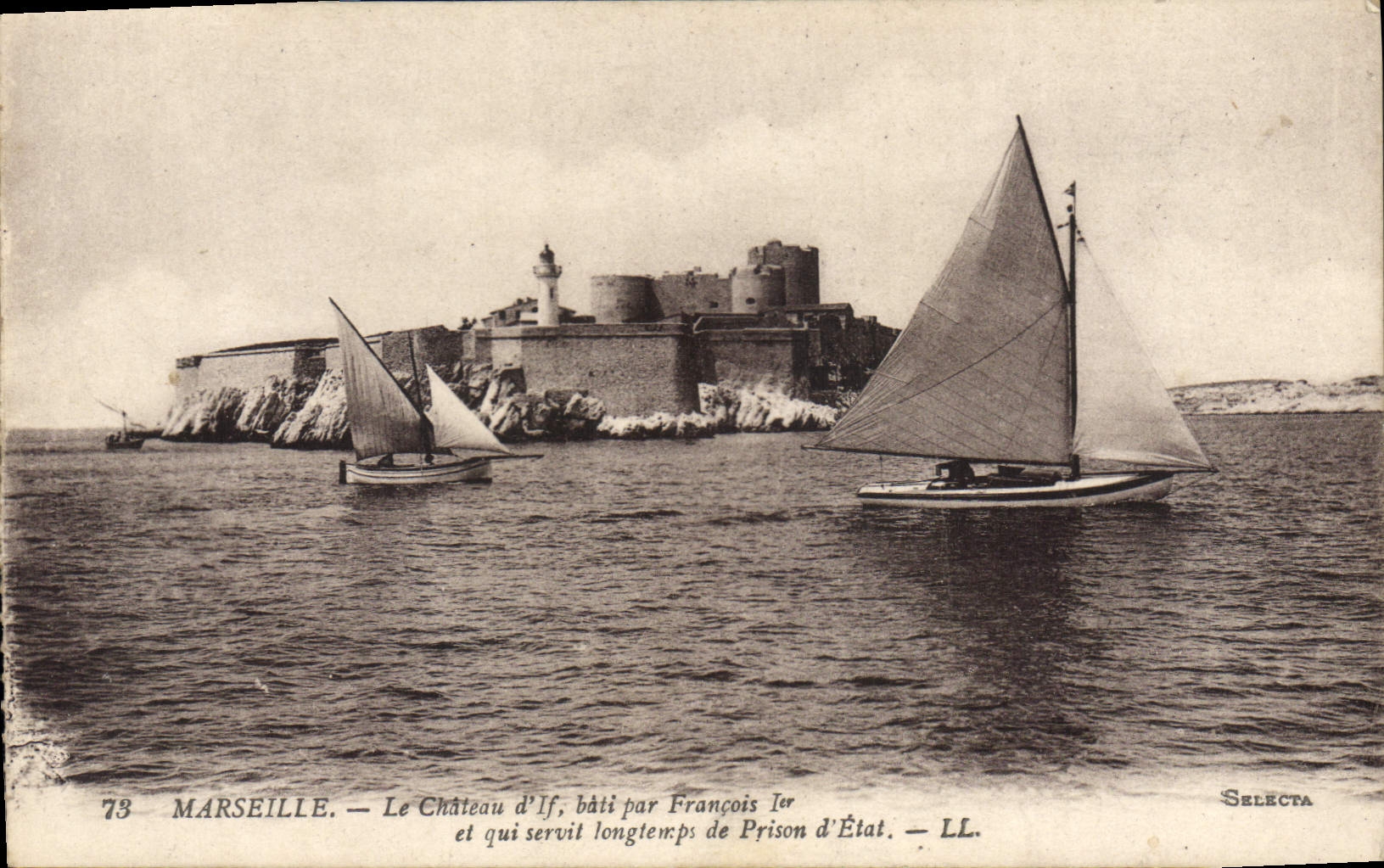 CPA Marseille le chateau d'If bati par Francois I et qui servit longtemps de Prison d'Etat Bateau