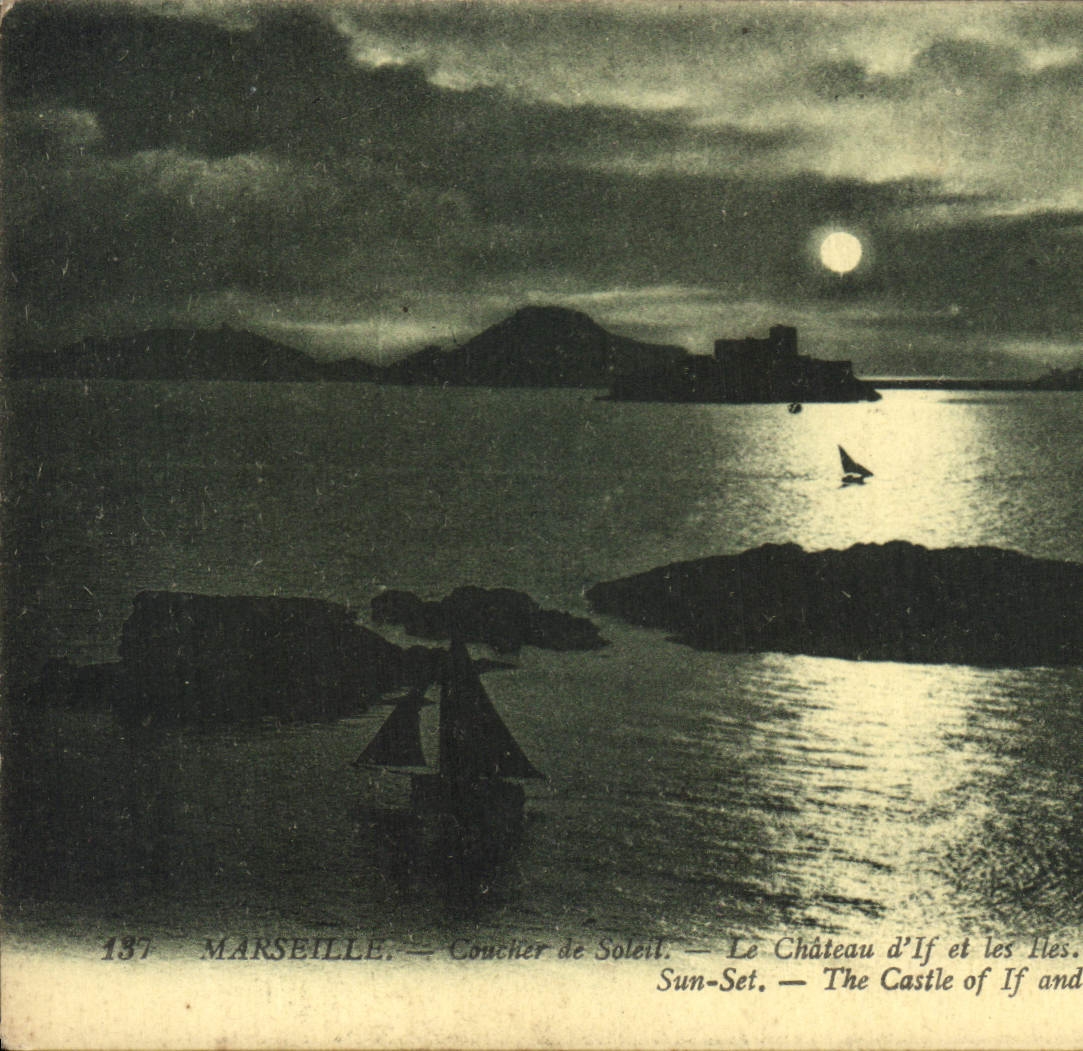 CPA Marseille coucher de soleil le chateau d'If et les Iles