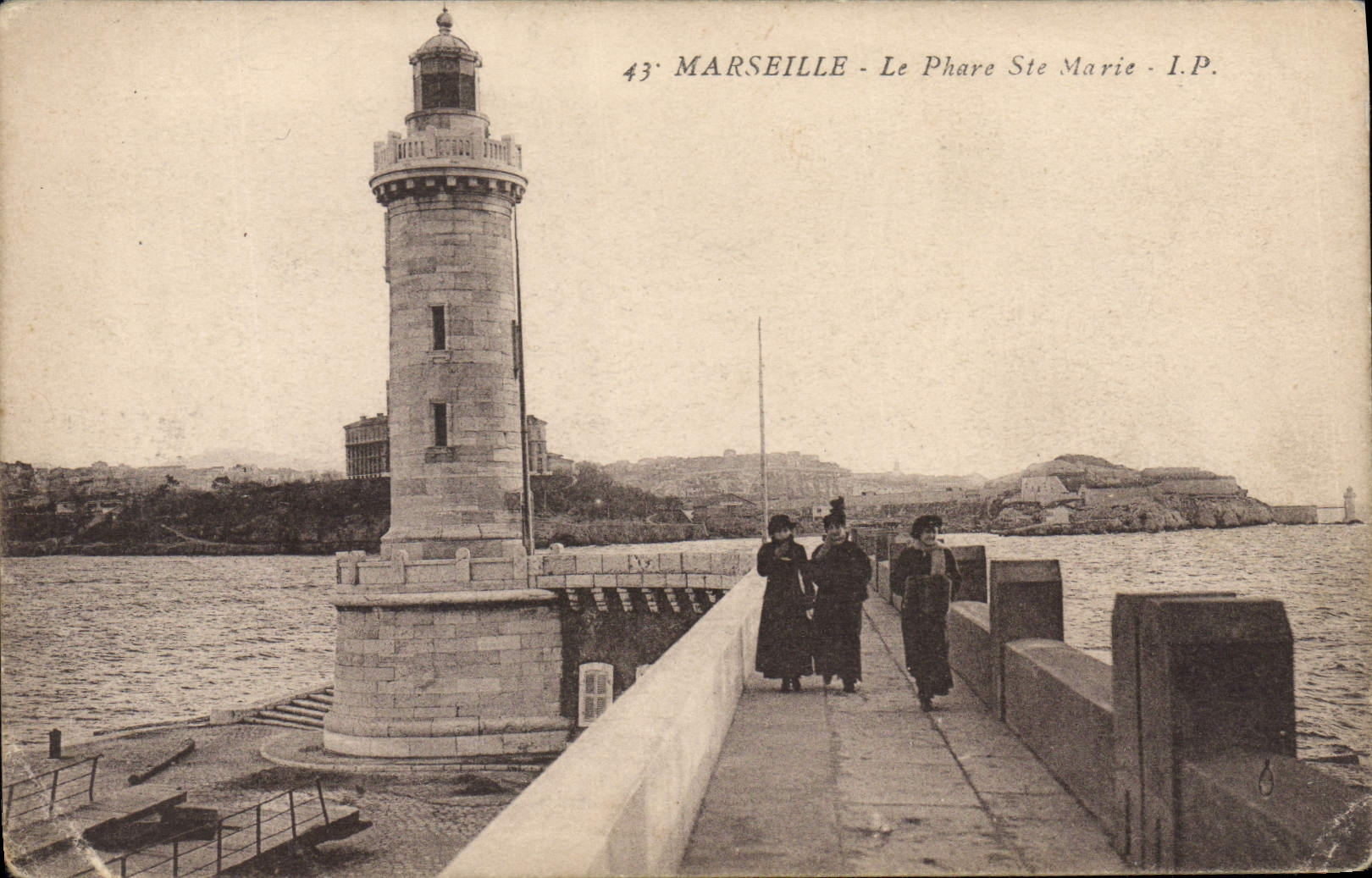 CPA Marseille le Phare St Marie 