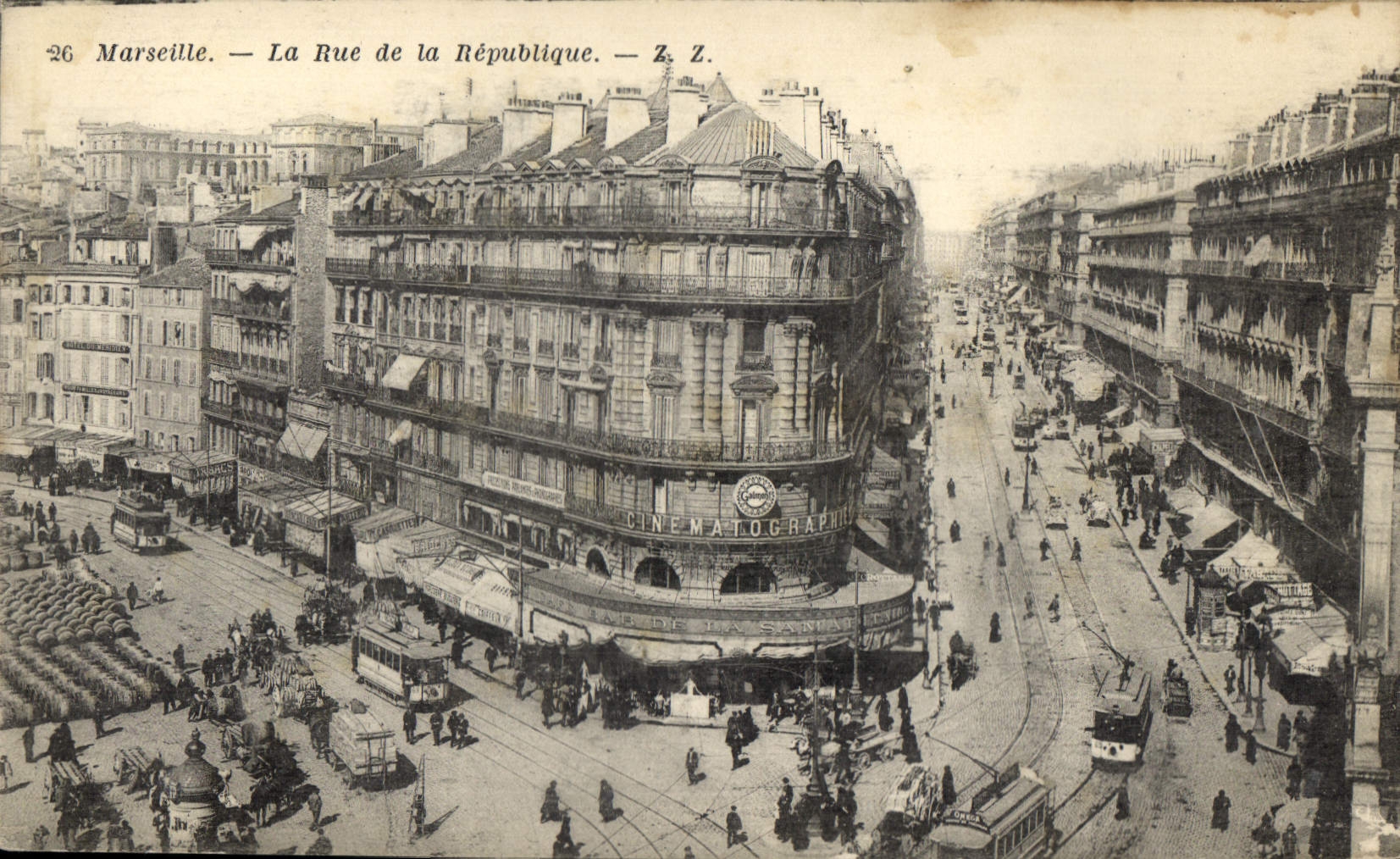 CPA Marseille la rue de la Republique Tramway