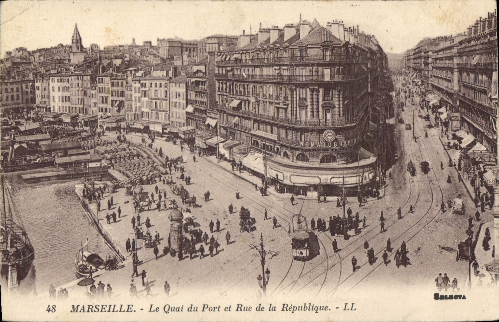 CPA Marseille le Quai du Port et la Rue de la Republique Tramway