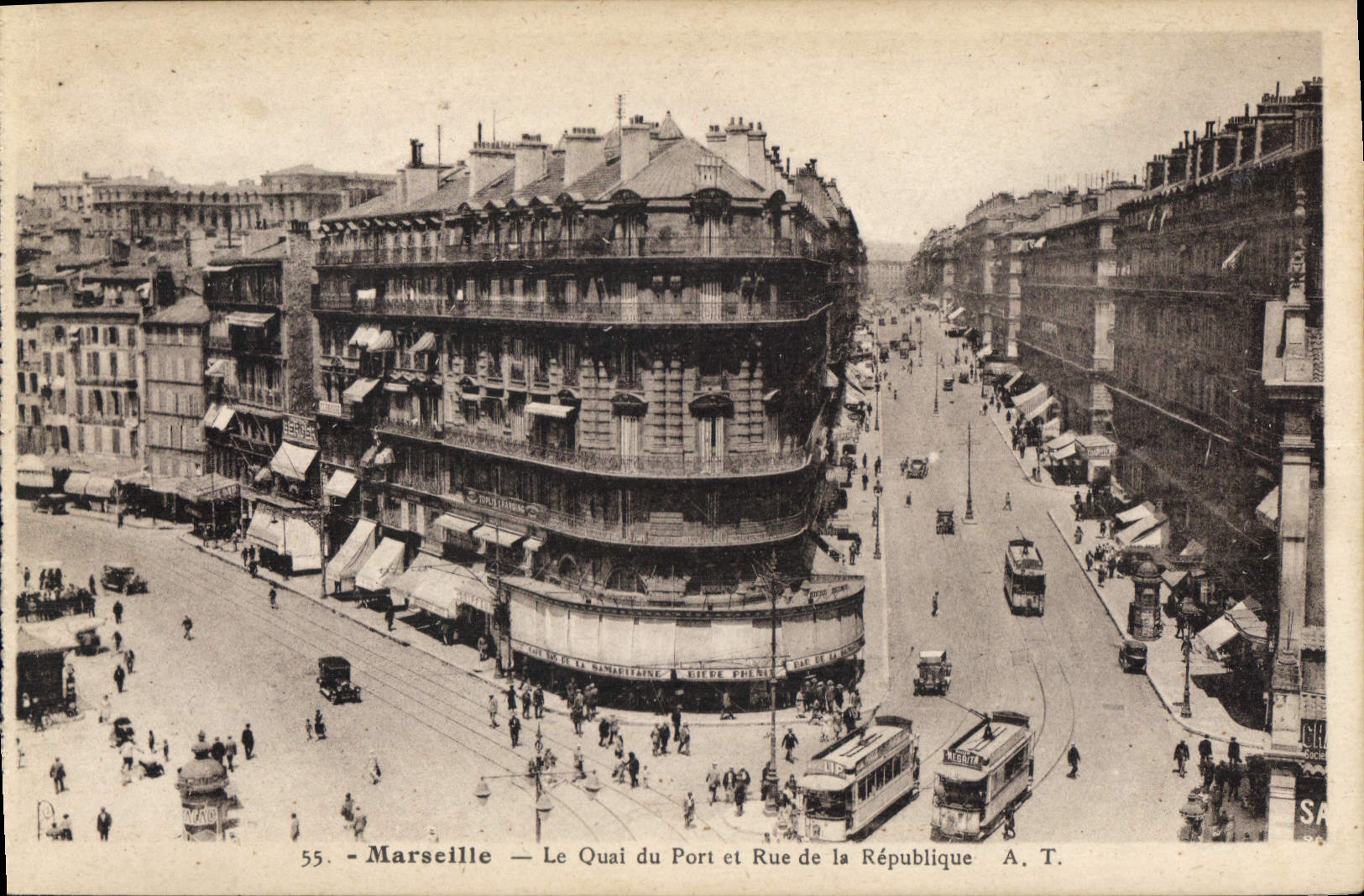 CPA Marseille le Quai du Port et la Rue de la Republique Tramway