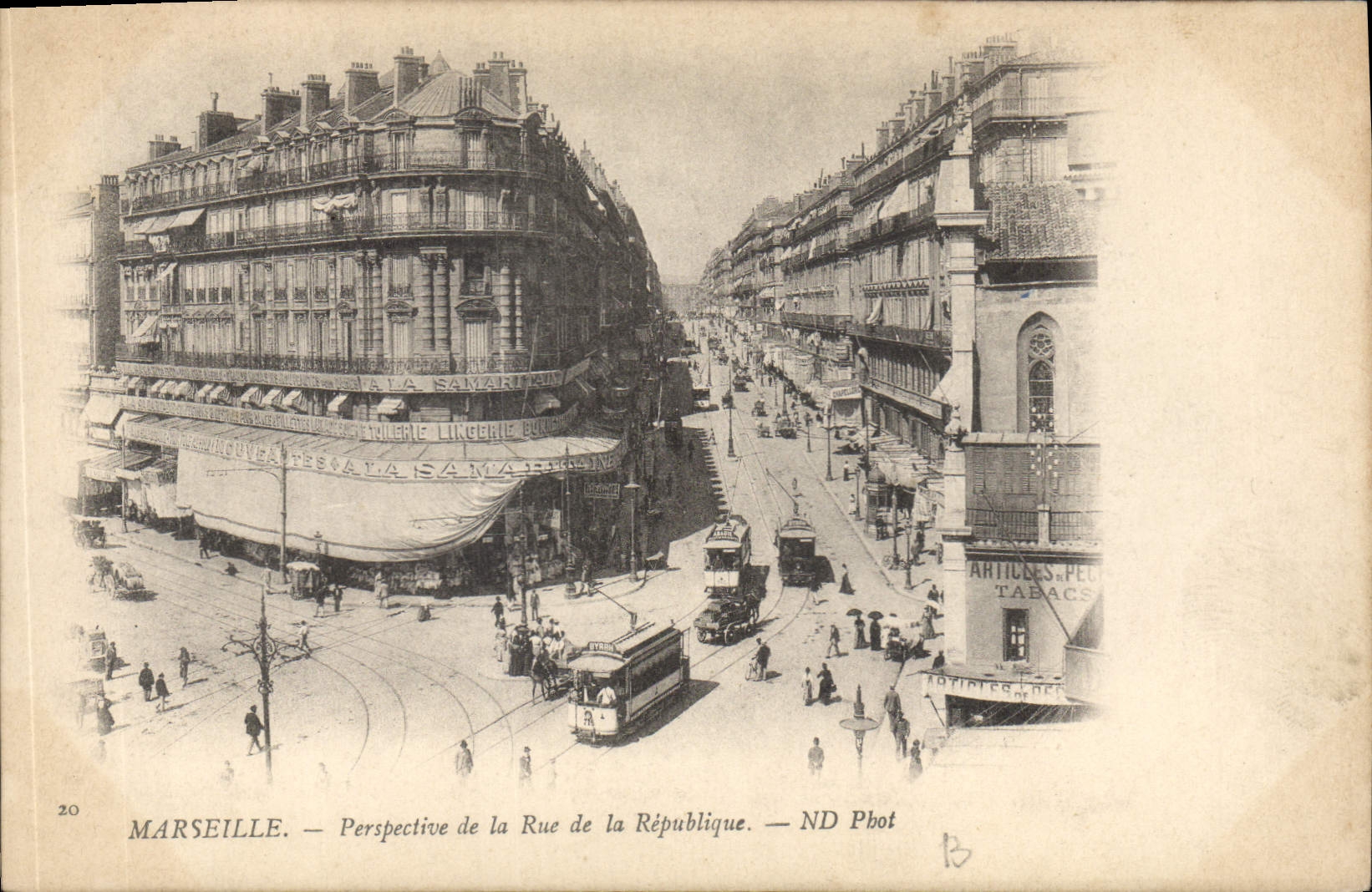 CPA Marseille Perspective de la Rue de la Republique Tramway  