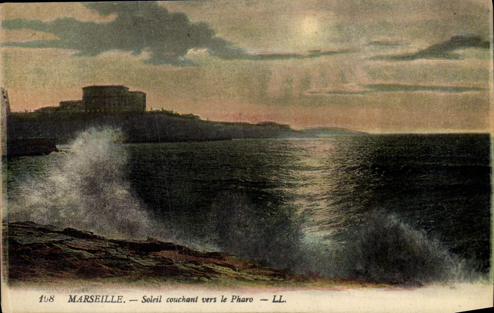 CPA Marseille soleil couchant vers le Pharo 