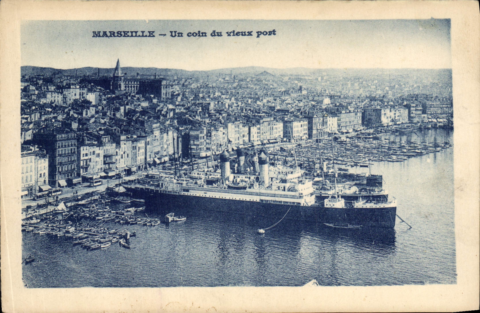 CPA Marseille un coin du Vieux Port Bateaux