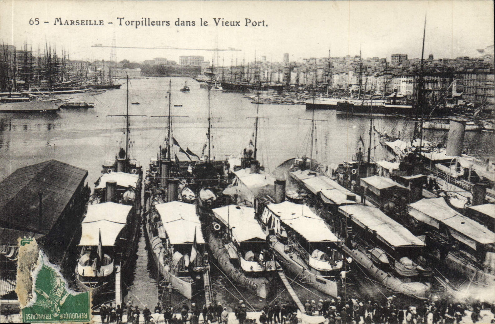 CPA Marseille Torpilleurs dans le Vieux Port Bateaux