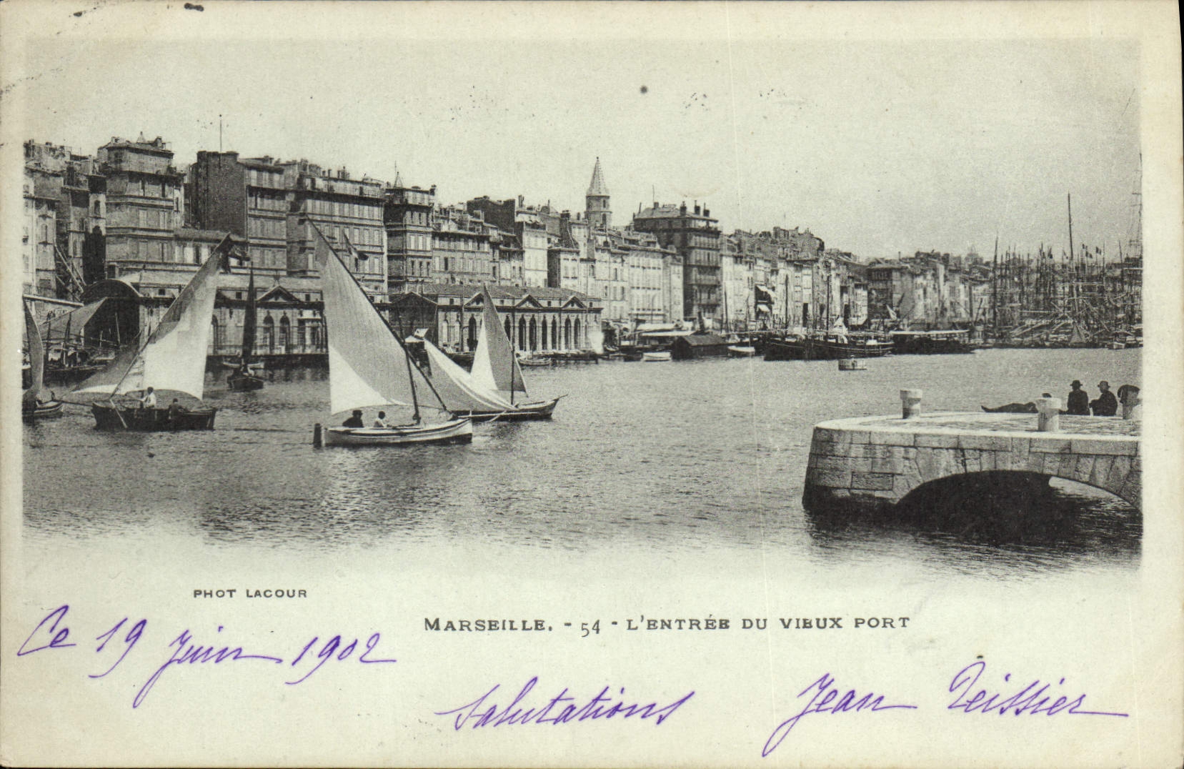 CPA Marseille l'entree du Vieux Port Bateaux