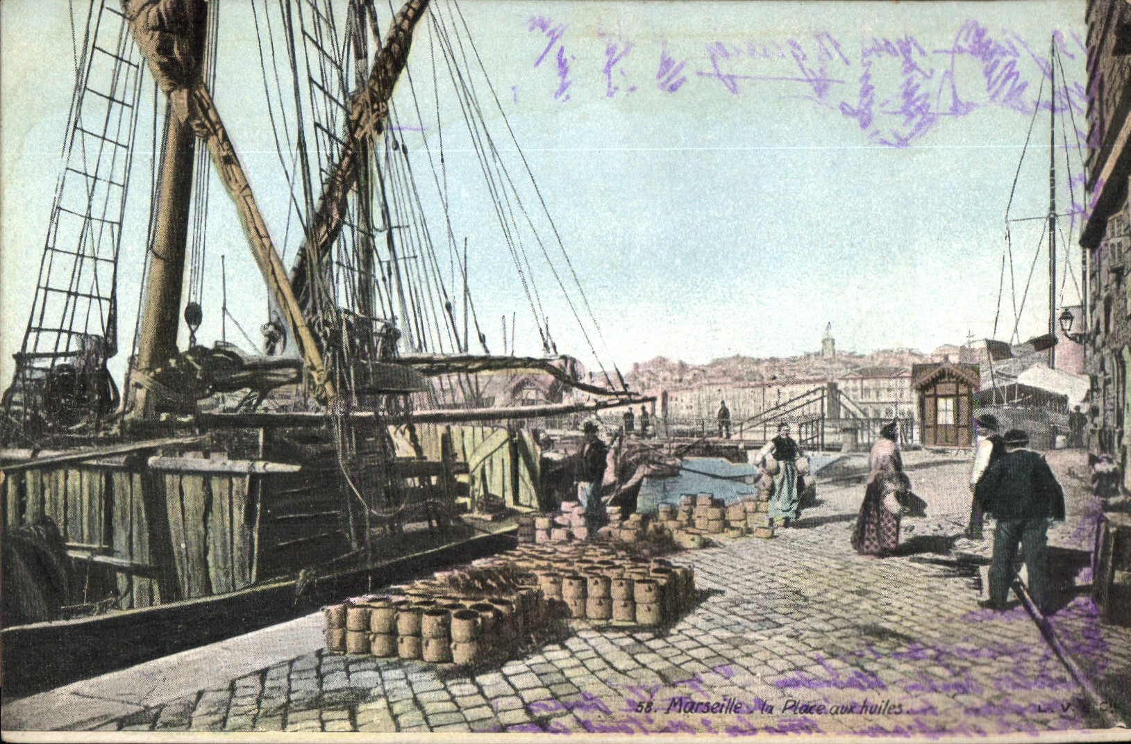 CPA Marseille la place aux Huiles Bateau