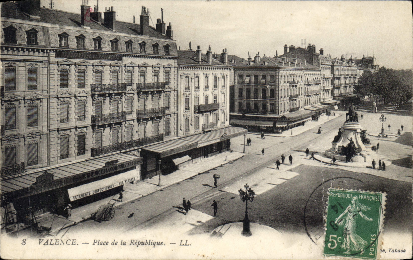 CPA Valence Place de la Republique