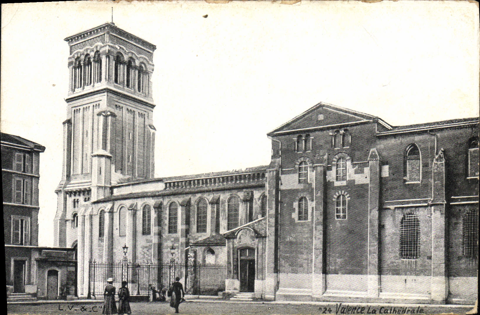 CPA Valence la cathedrale 