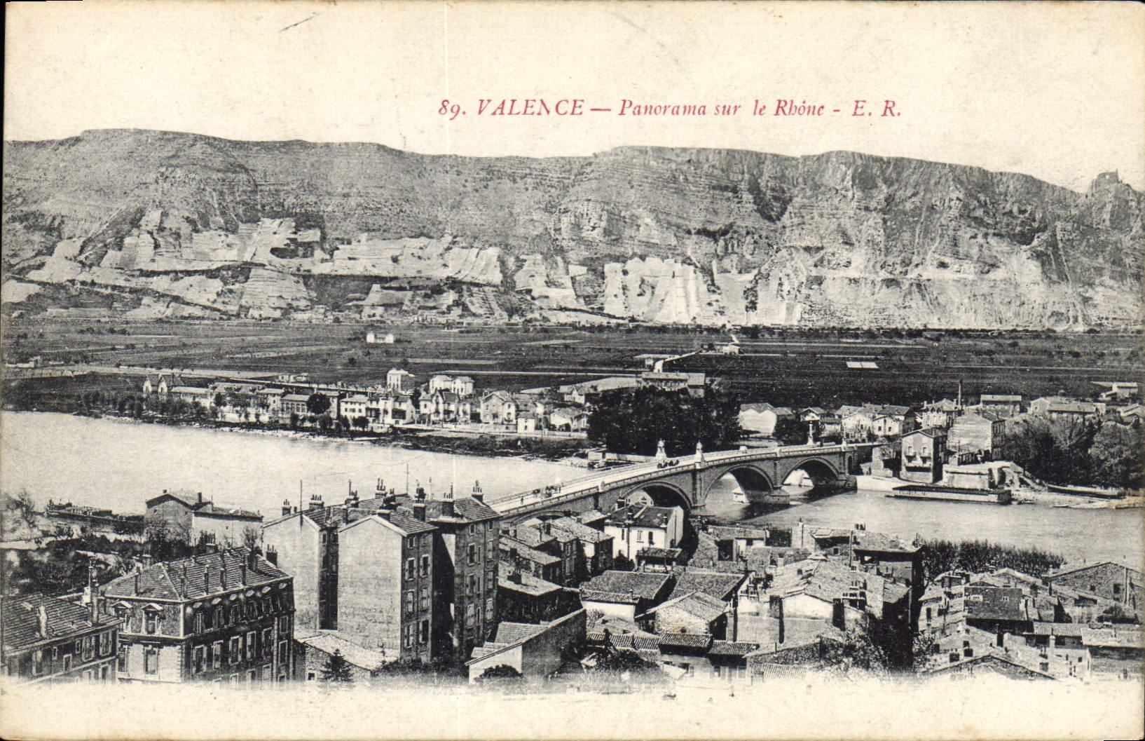 CPA Valence Panorama sur le Rhone 