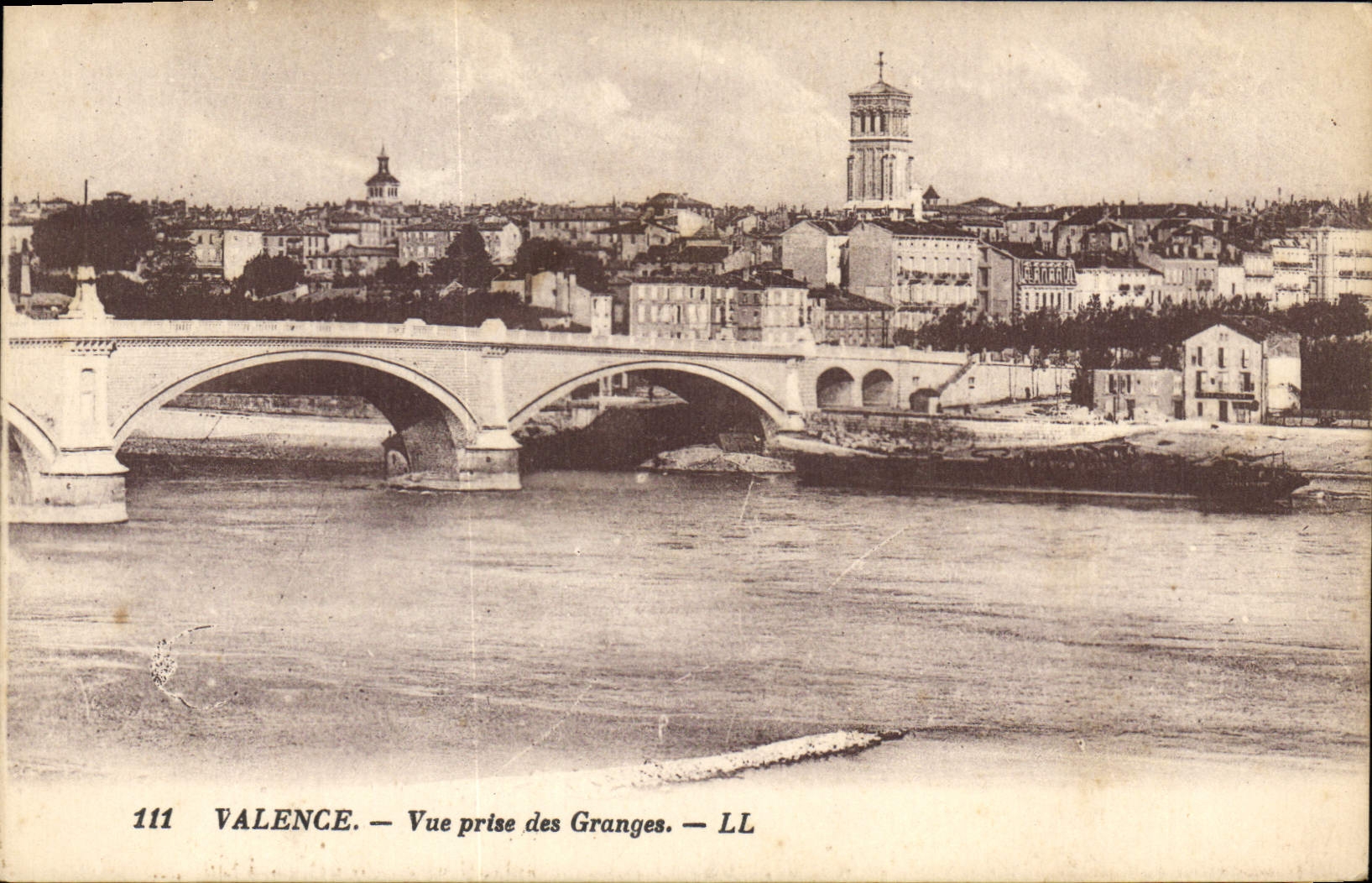 CPA Valence Vue prise des Grandes 