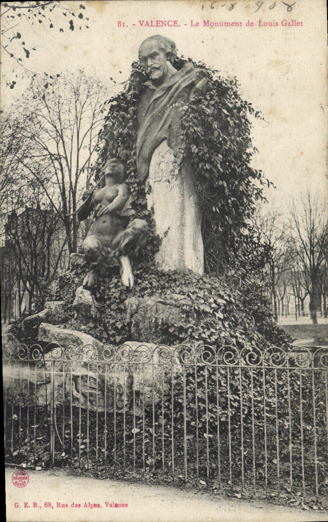 CPA Valence Le monument de Louis Gallet