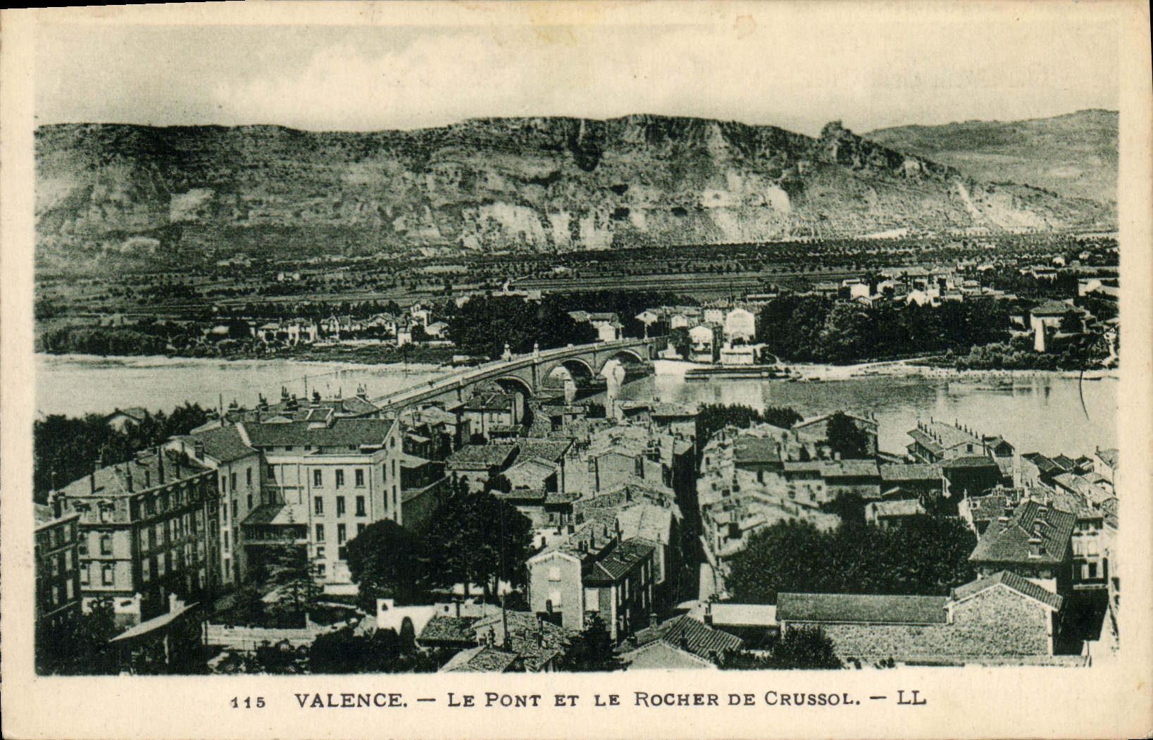 CPA Valence Le Pont et le Rocher de Crussol 