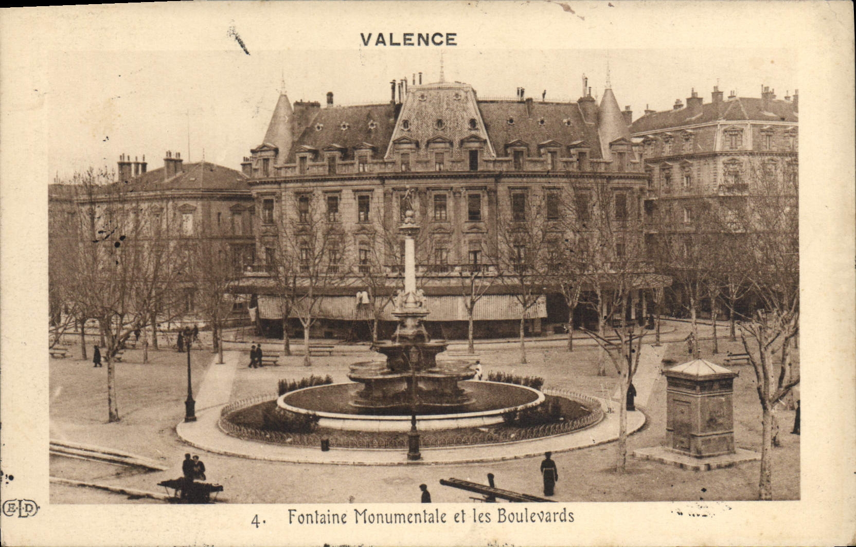 CPA Valence Monumentale et les Boulevards 