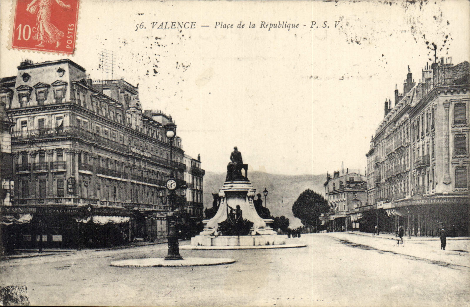 CPA Valence place de la Republique 