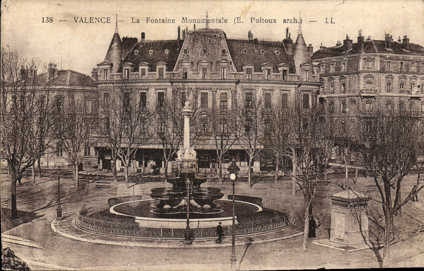 CPA Valence la fontaine Monumentale 