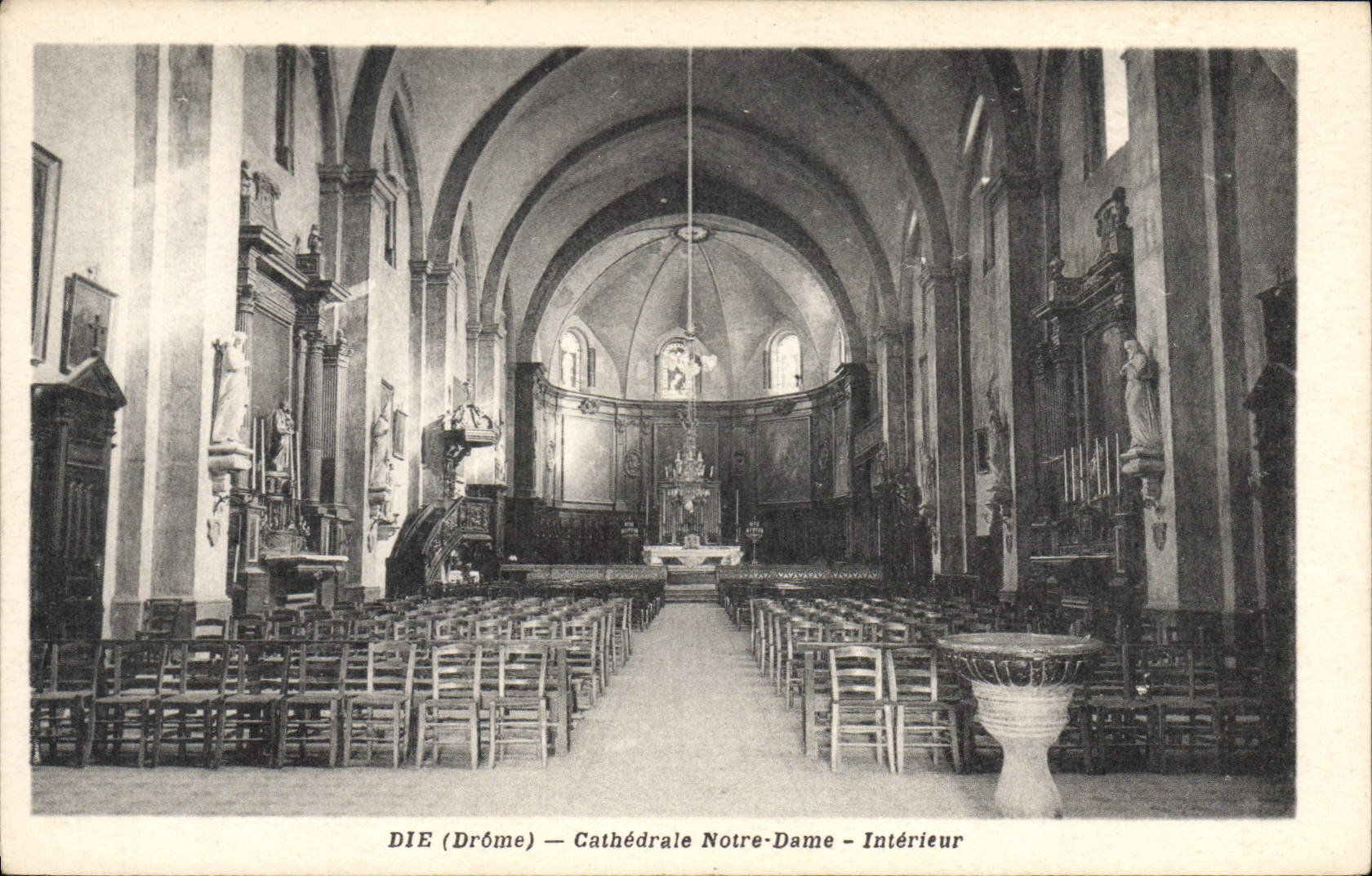 CPA Die Drome cathedrale Notre Dame interieur 