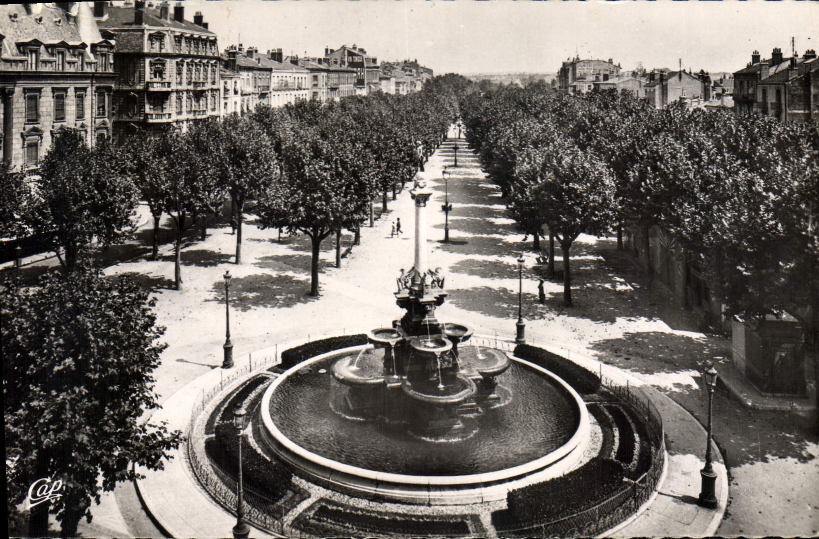 CPA Valence Boulevard Bancel et Fontaine Monumentale 