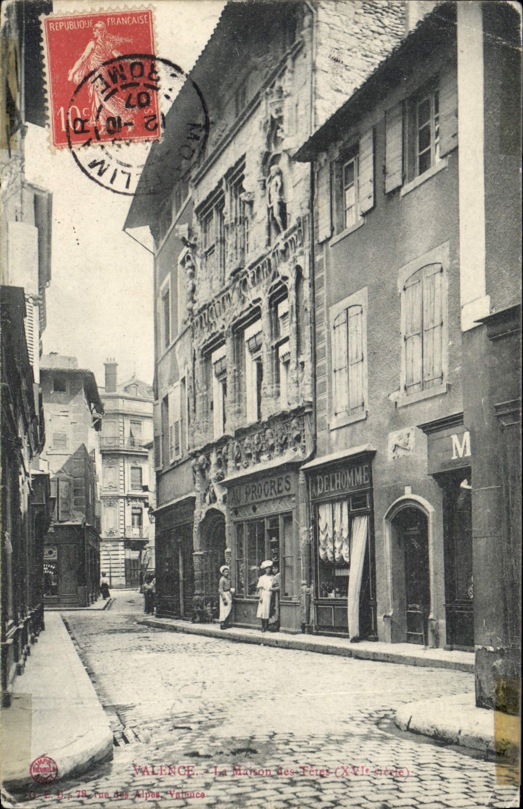 CPA Valence la maison de Tetes