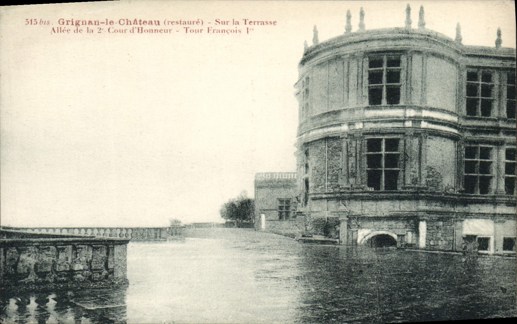 CPA Grignan le Chateau Sur la Terrasse 