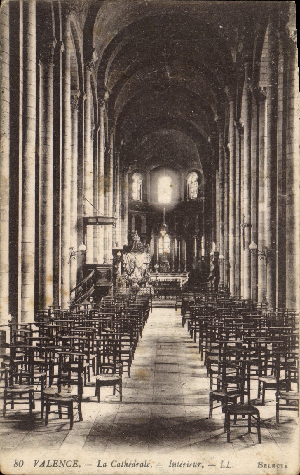 CPA Valence La Cathedrale Interieur 