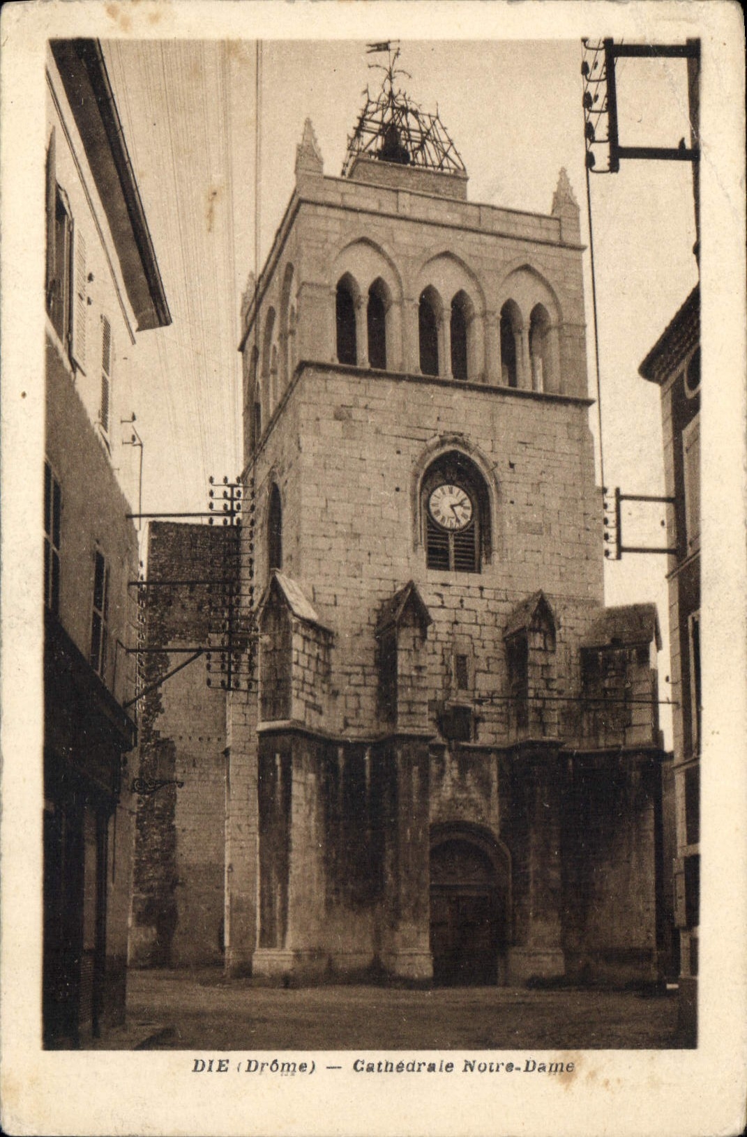 CPA die drome cathedrale notre dame