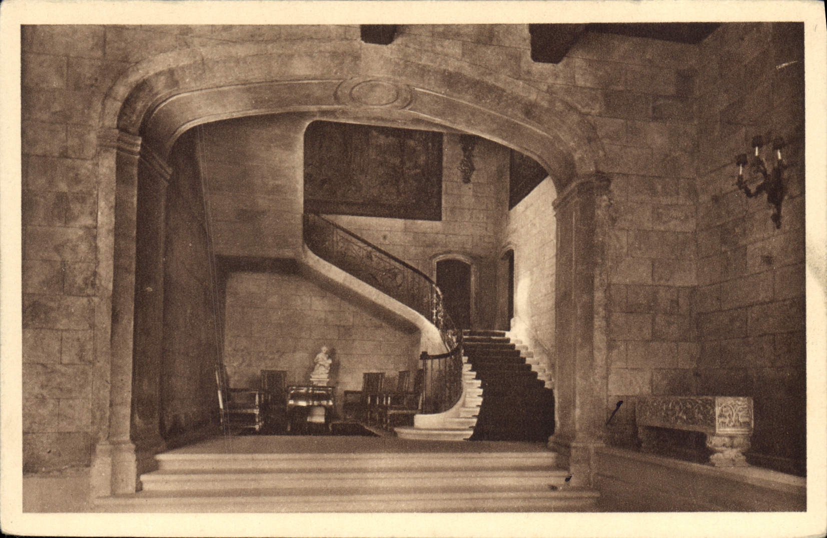 CPA Château de Grignan L'escalier d'honneur