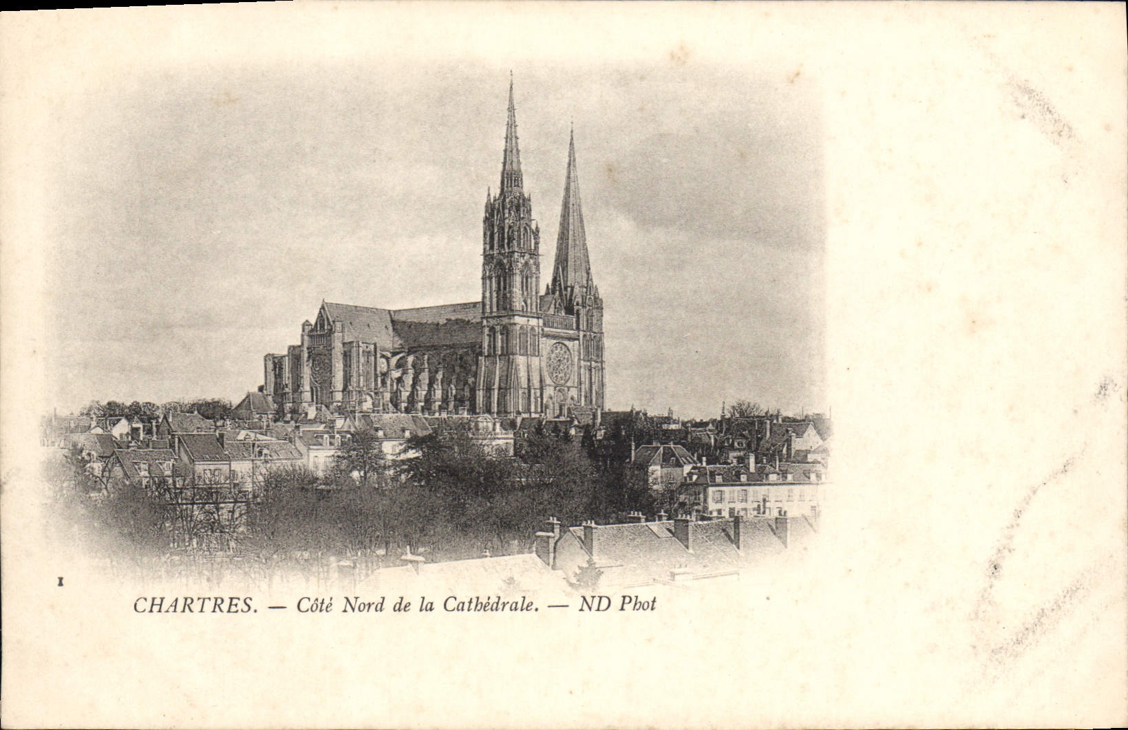 CPA Chartres Coté Nord de la Cathedrale