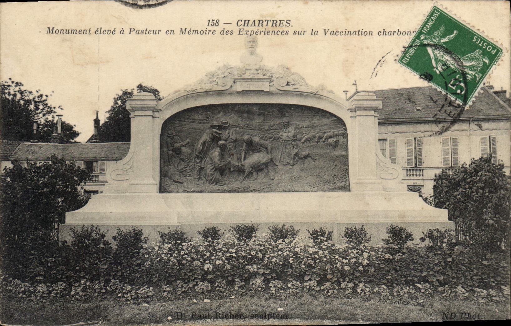 CPA Chartres Monument eleve a Pasteur en Memoire des Experiences sur la Vaccination charbon
